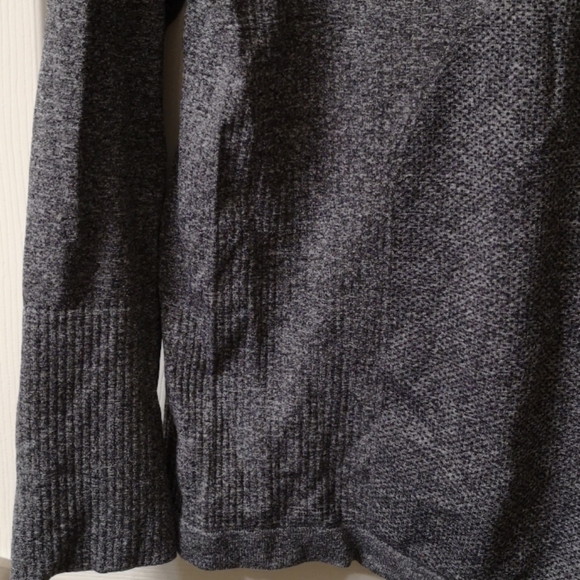 Zyia Fog Performance 1/4 Zip Gray Pullover XL - Picture 8 of 8